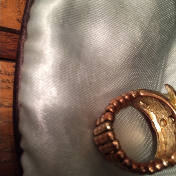 Ring - Picture 2 of 4